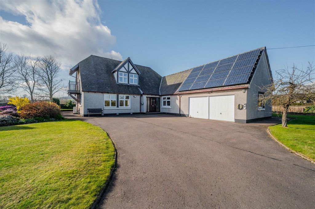 Property photo 1 of 42 Cruachan Huntingfaulds Road Tealing-42.Jpg