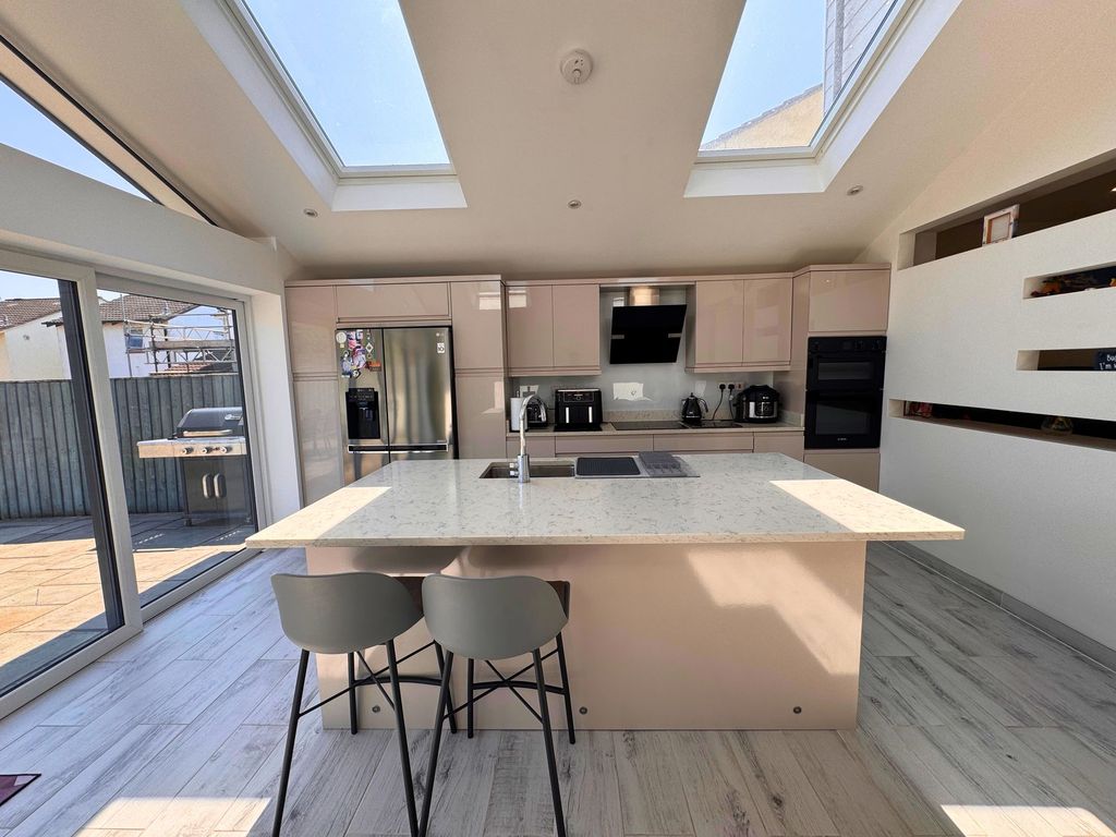 Property photo 2 of 28 Open Plan Kitchen Diner