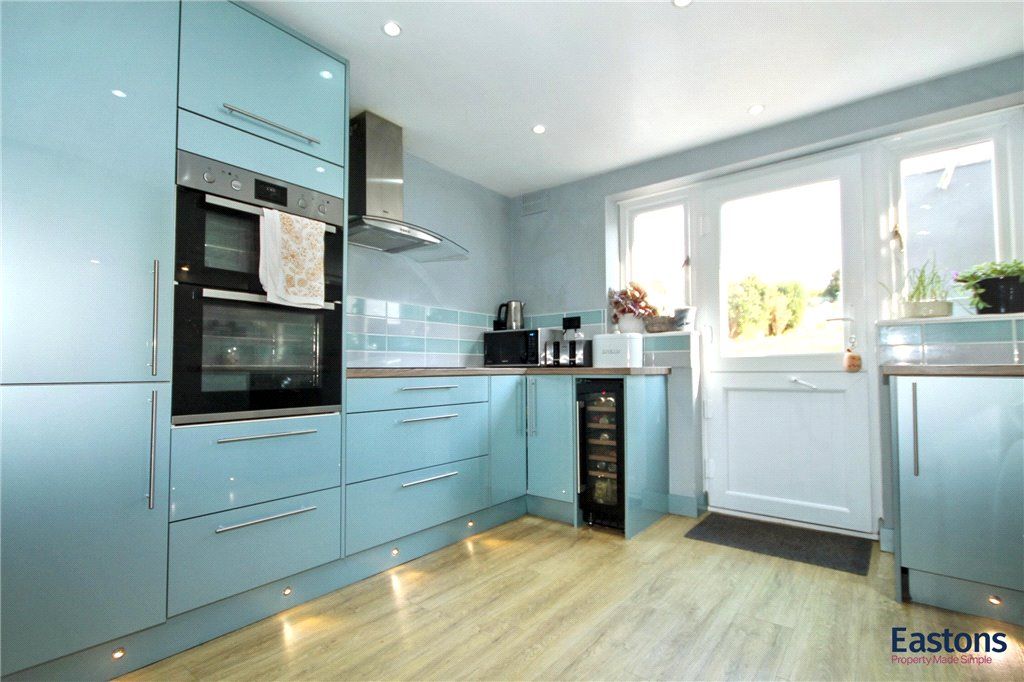 Property photo 2 of 33 Picture No. 15