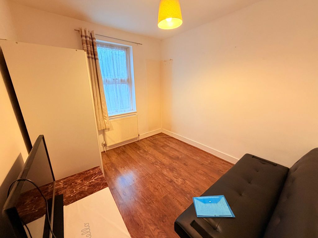 Property photo 2 of 8