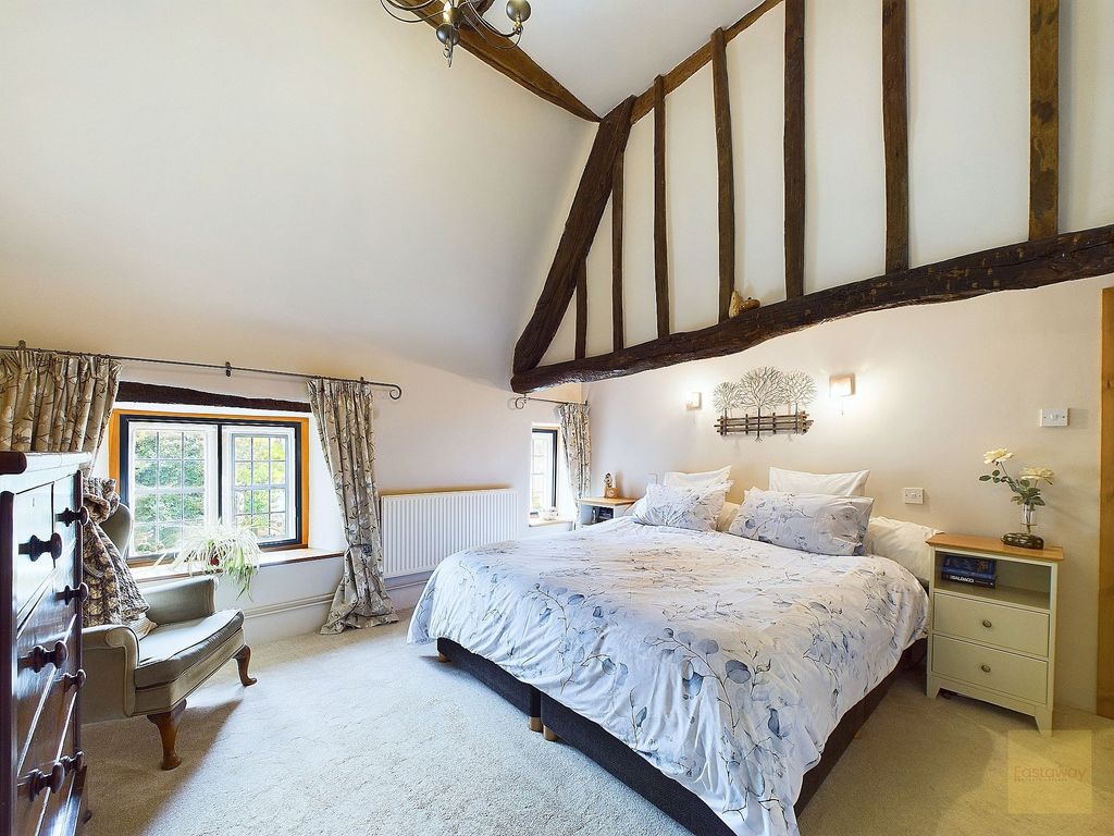 Property photo 2 of 31