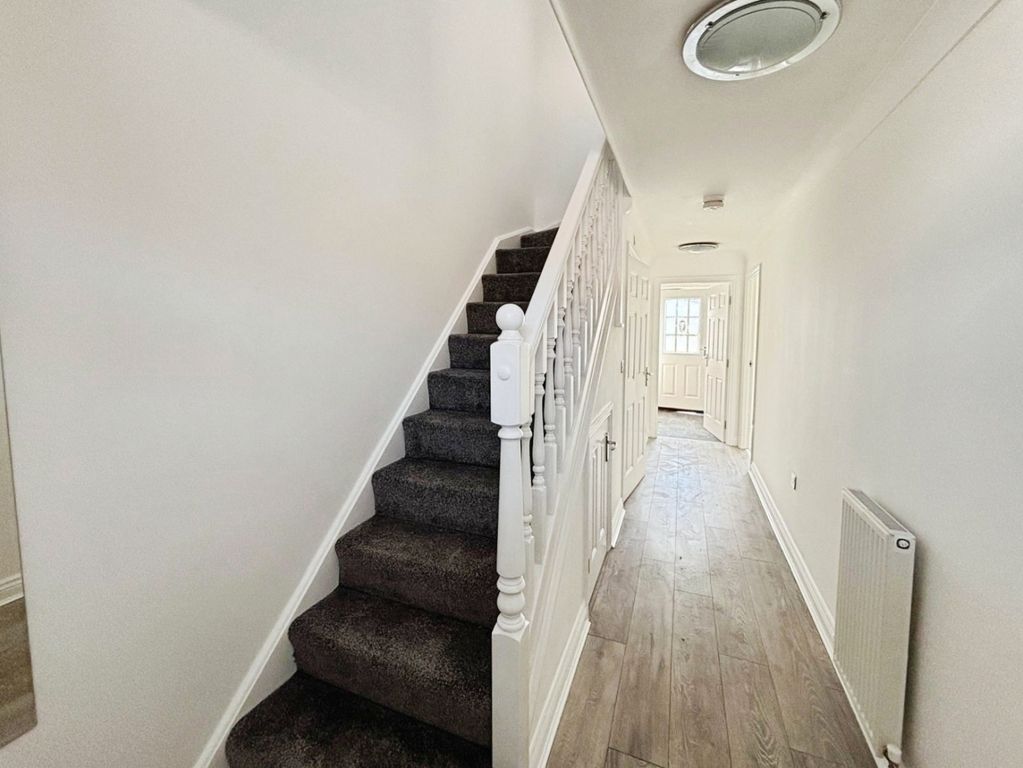 Property photo 2 of 14 Landing