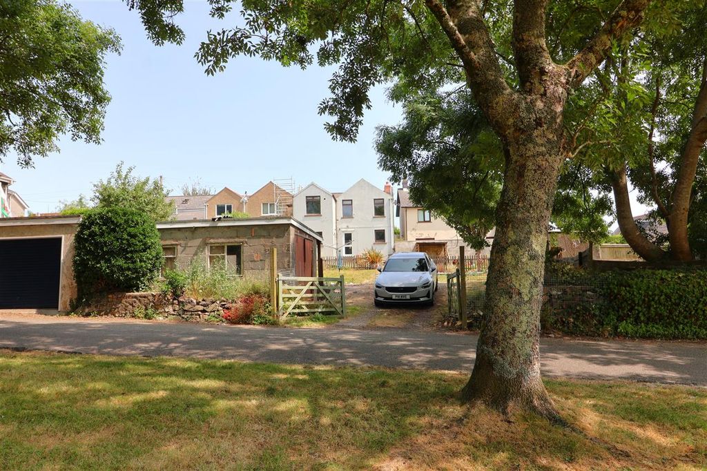 Property photo 1 of 11 Main Picture