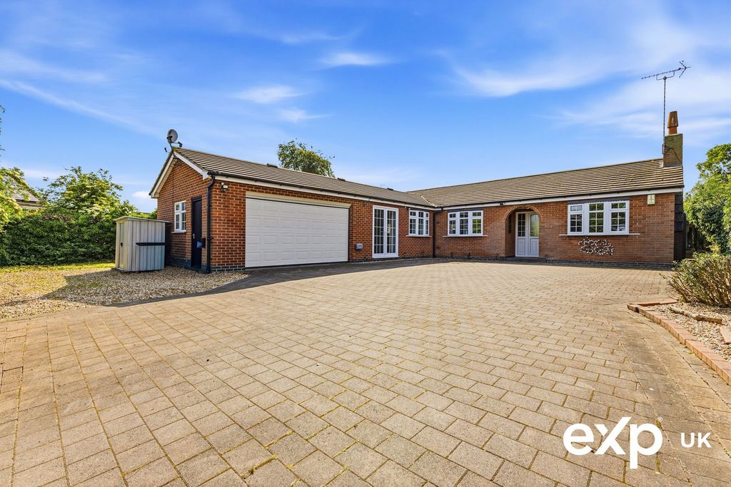 Property photo 2 of 37