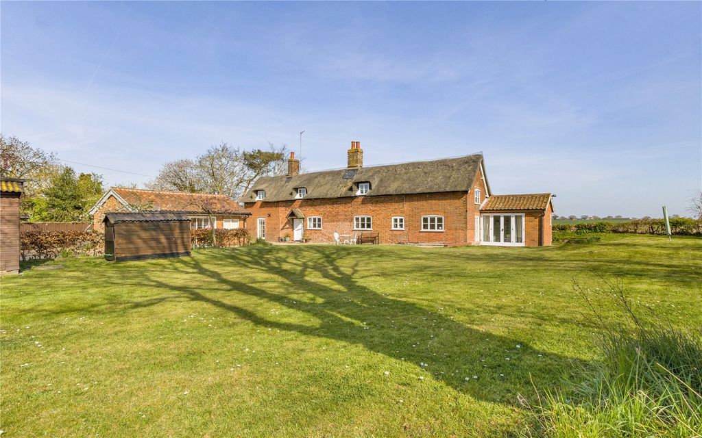 Property photo 3 of 16 Holly Cottage