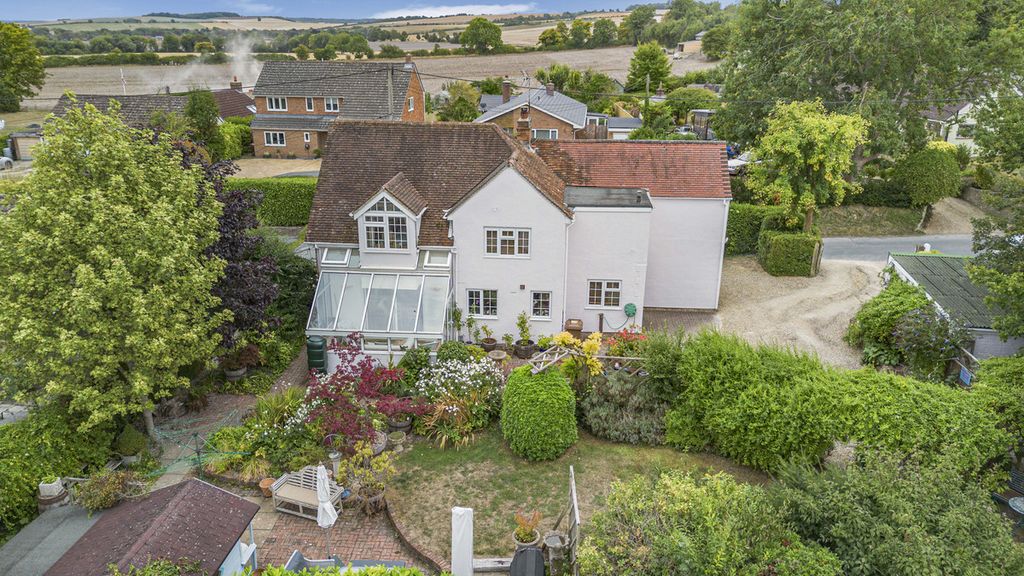 Property photo 2 of 33