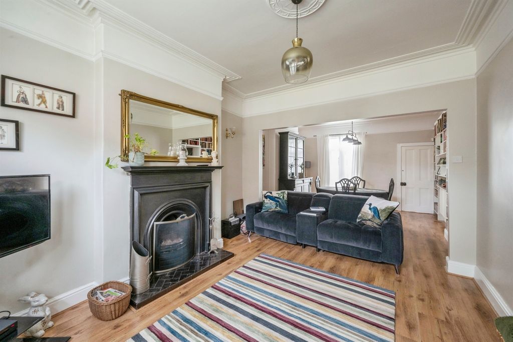 Property photo 2 of 19