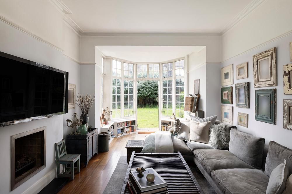 Property photo 2 of 19 Flat 49, Beaufort Mansions6.Jpg