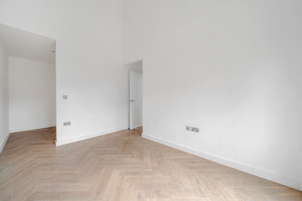 Property photo 2 of 29 Picture No. 07