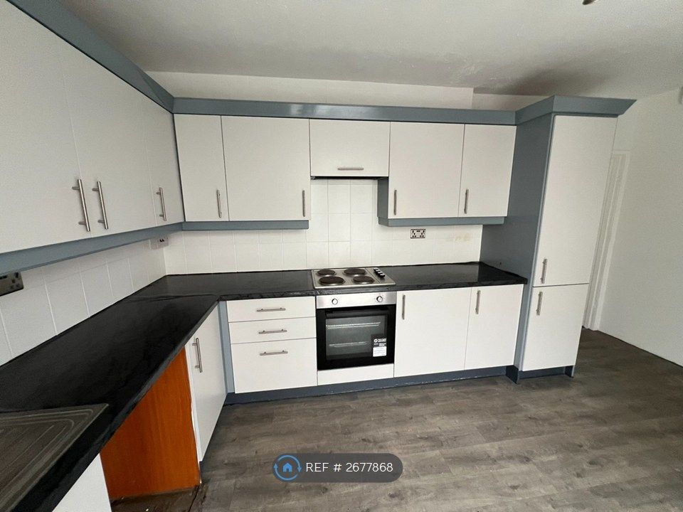 Property photo 2 of 25