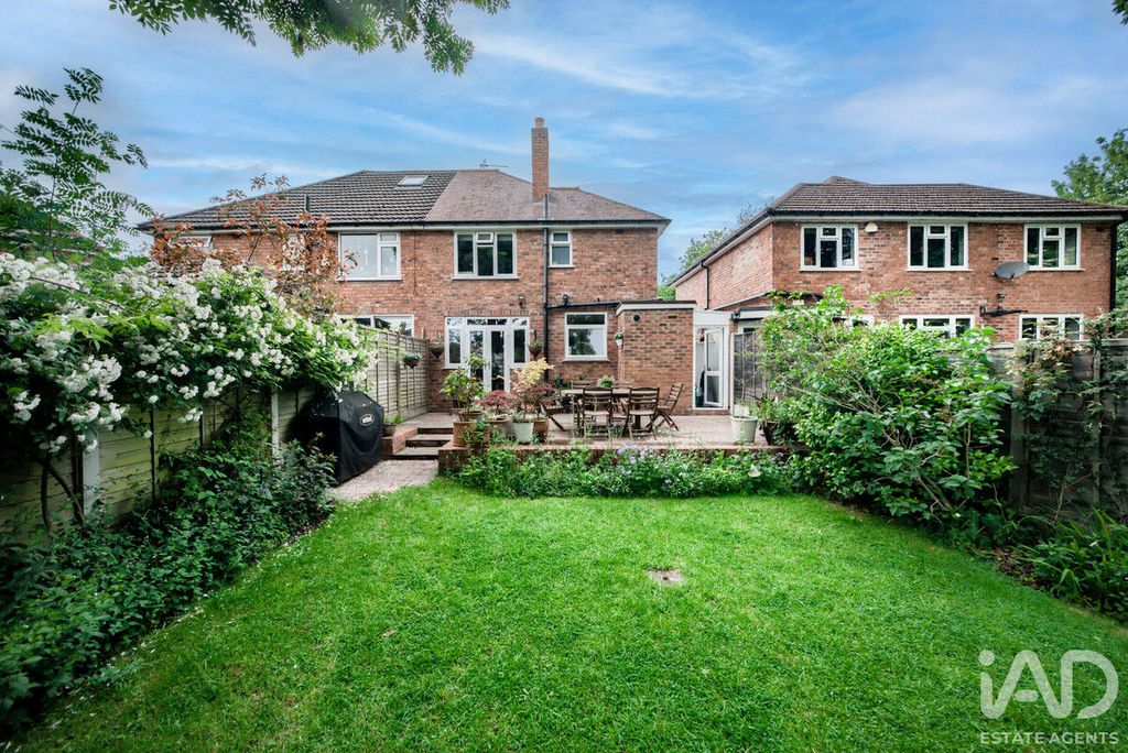 Property photo 2 of 25