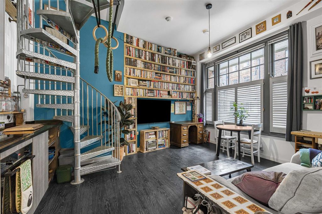 Property photo 3 of 7