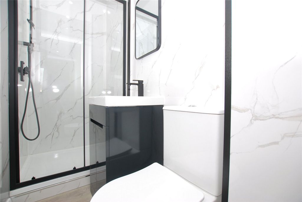 Property photo 2 of 8 Picture No. 04