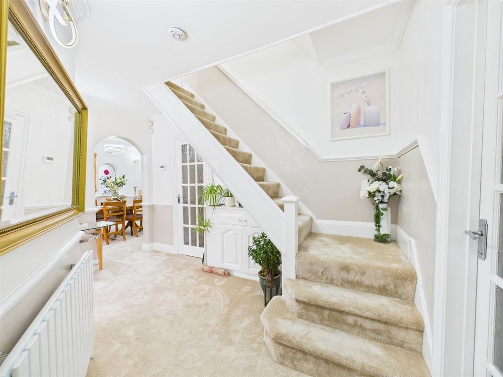 Property photo 2 of 26 Cam05080G0-Pr0260-Still030.Jpg