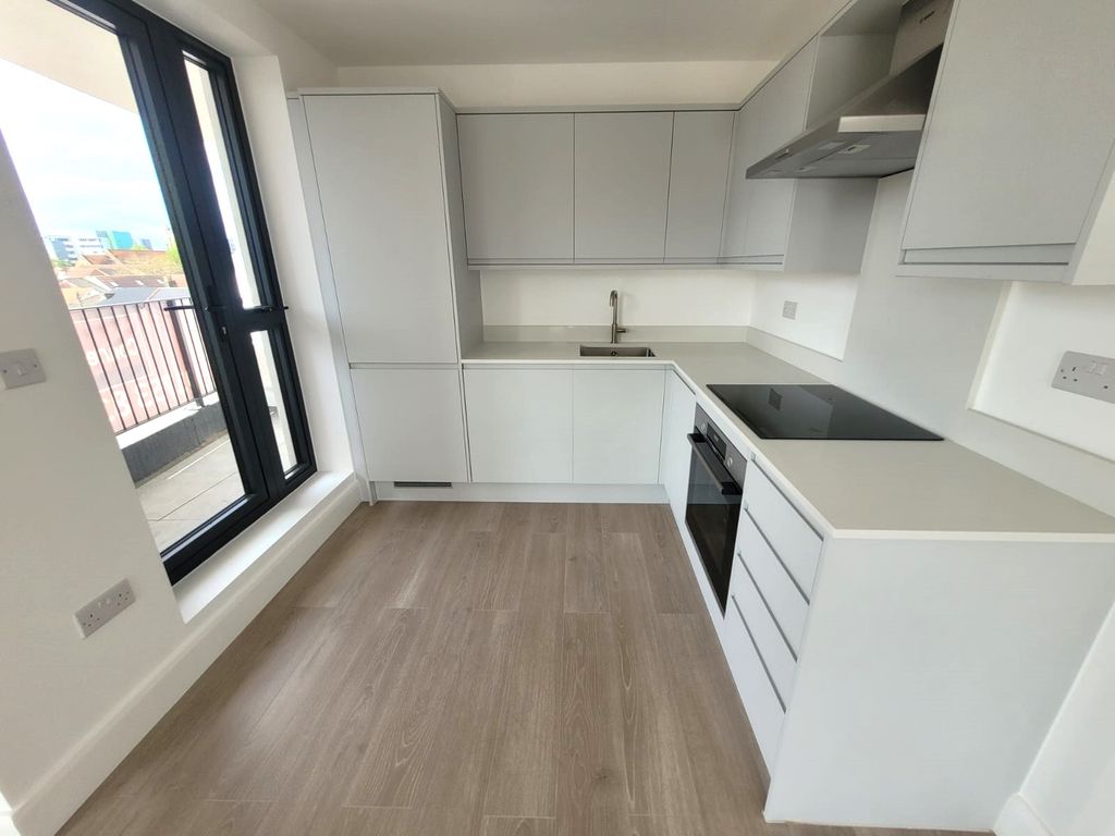 Property photo 2 of 9 Bedroom