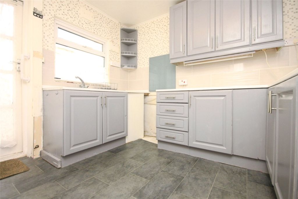 Property photo 2 of 16 Kitchen