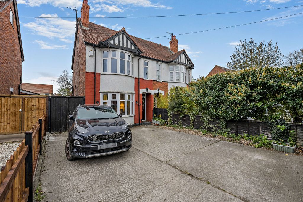 Property photo 1 of 21