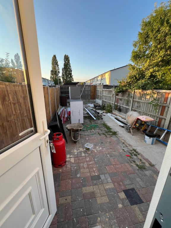 Property photo 1 of 3