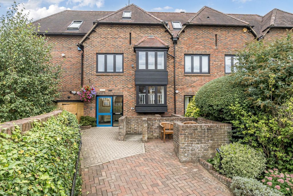 Property photo 1 of 21 1355954-18-68cc39...