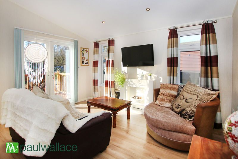 Property photo 2 of 15 Lounge