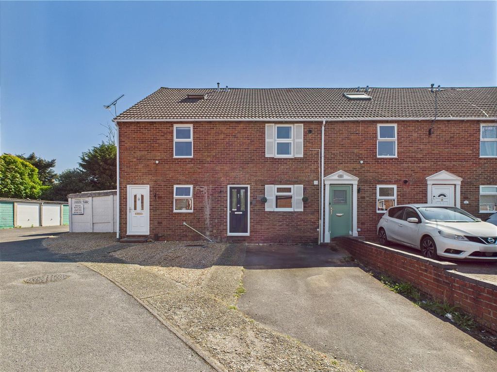 Property photo 1 of 12 3 Bedroom Town House For Sale