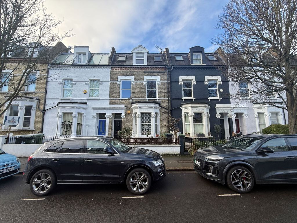 Property photo 3 of 12