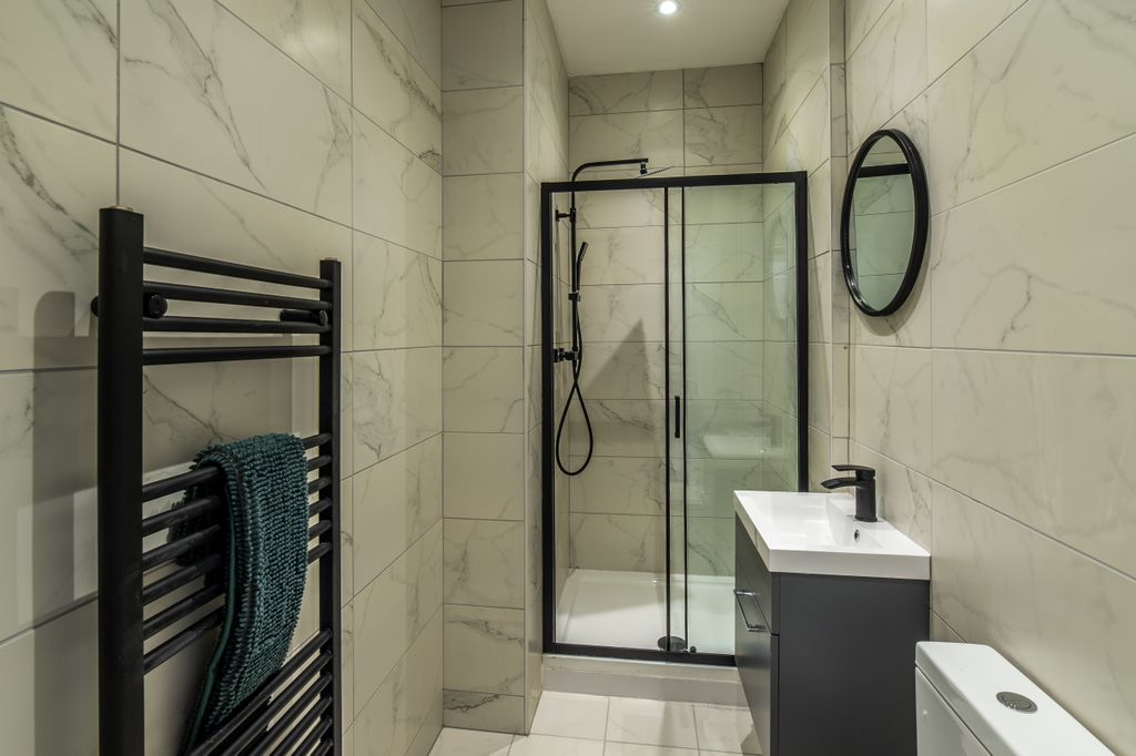 Property photo 3 of 9 Canning Place B116-005