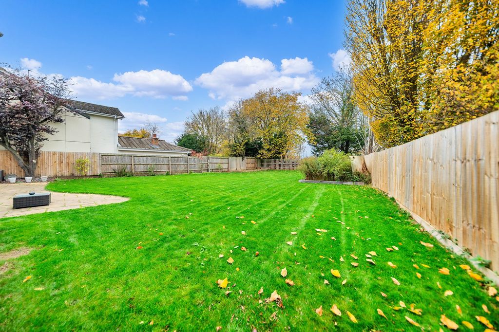 Property photo 2 of 20