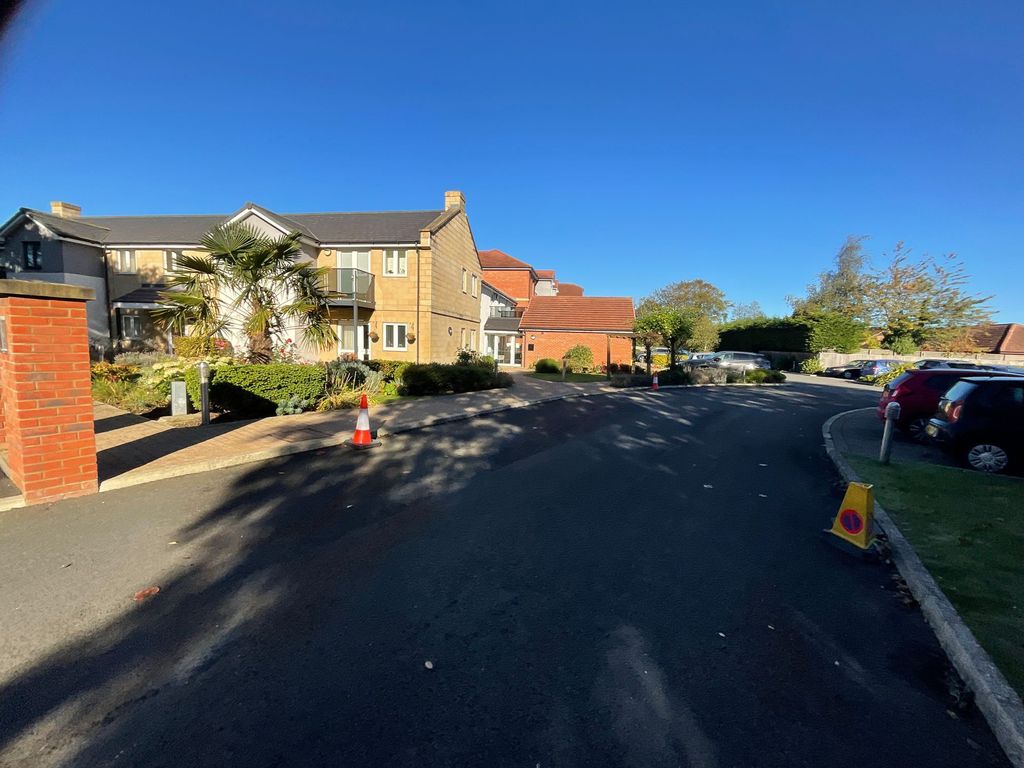 Property photo 1 of 14