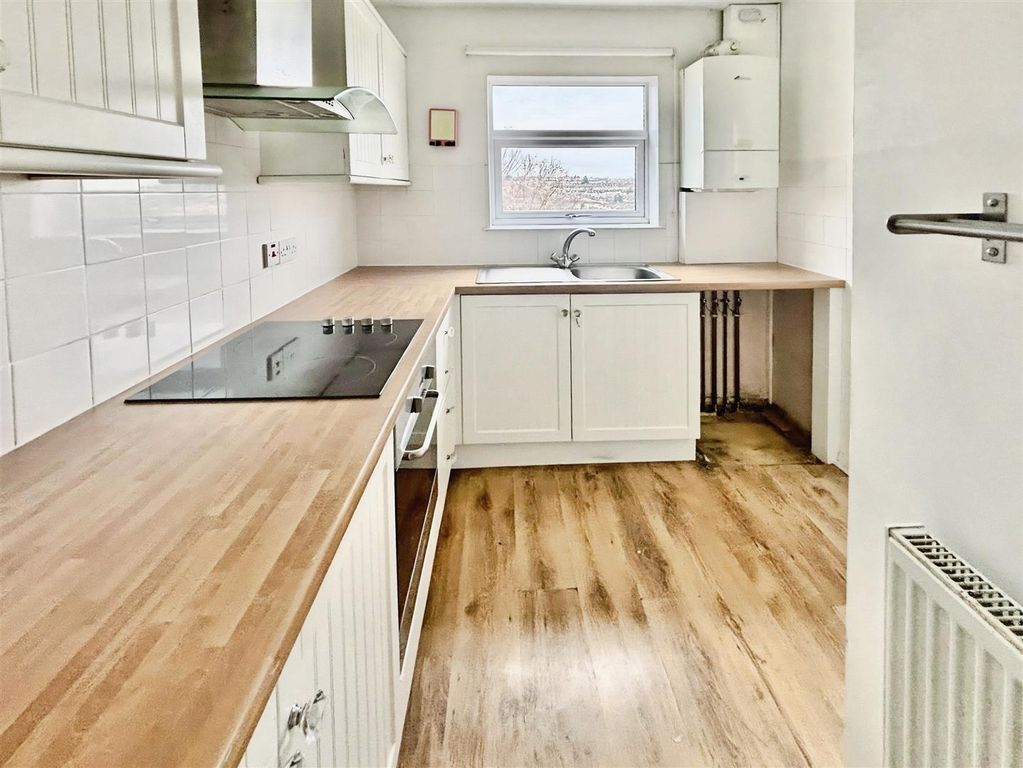 Property photo 2 of 15 Kitchen