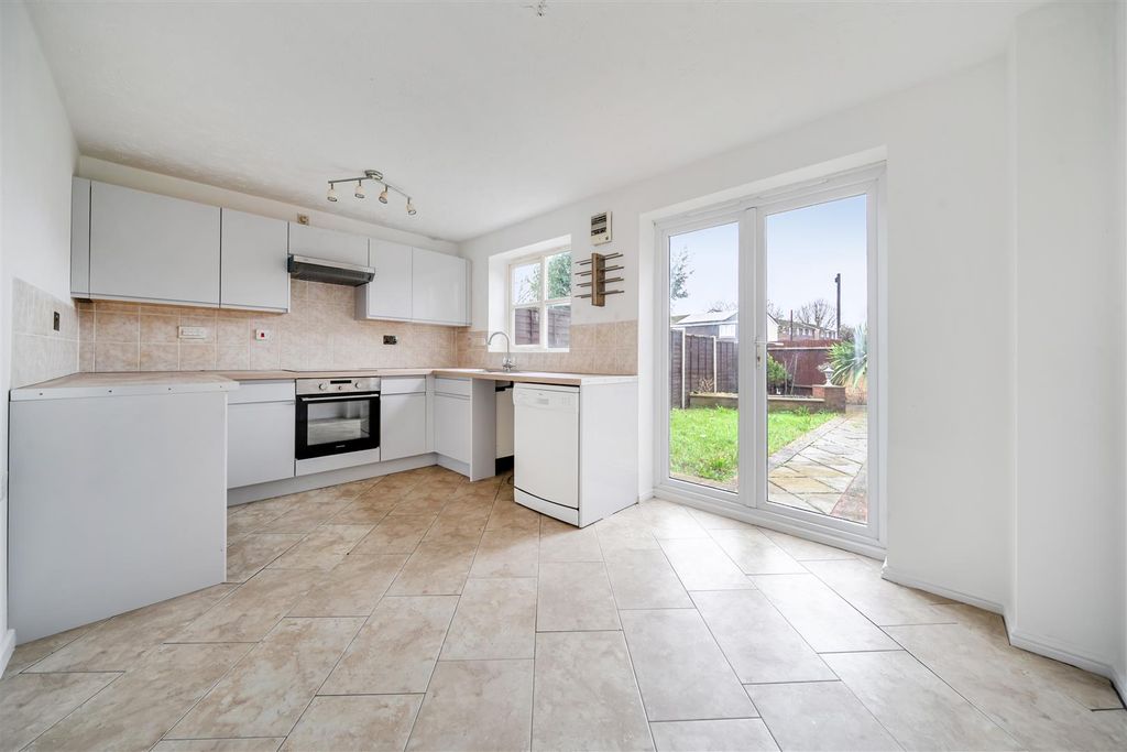 Property photo 2 of 17 Kitchen