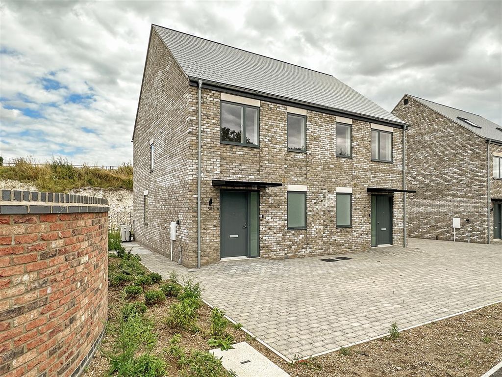 Property photo 1 of 15 33885Ab67701F0Ef1d7061848411186A9B857508.Jpg