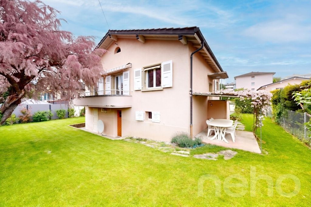 Property photo 2 of 12