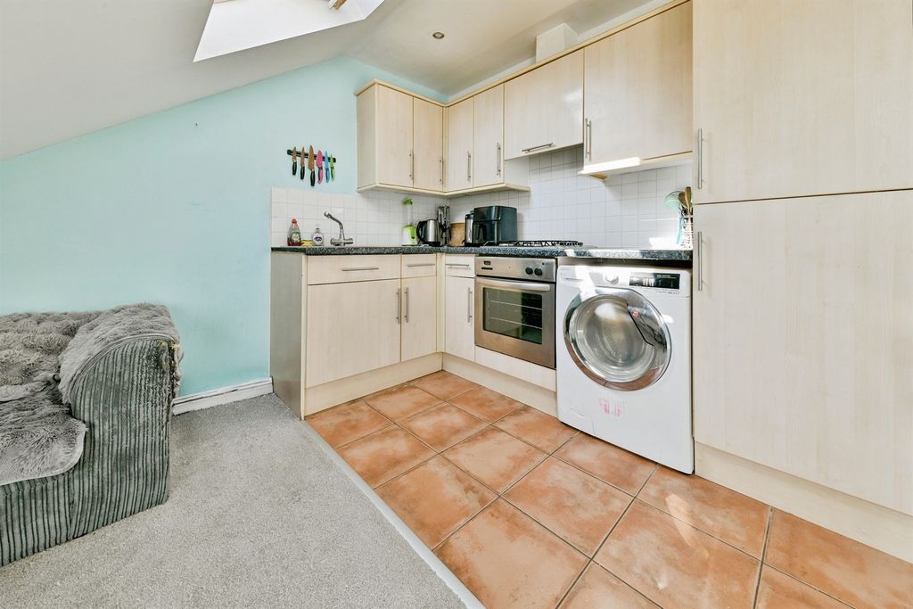 Property photo 2 of 16