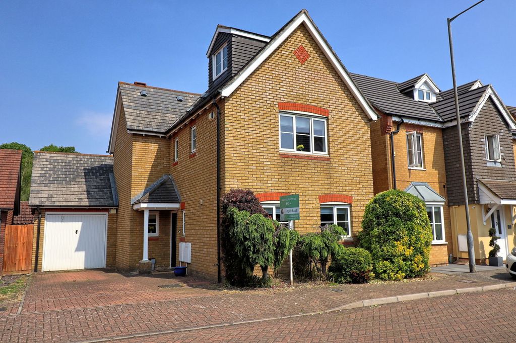 Property photo 1 of 32