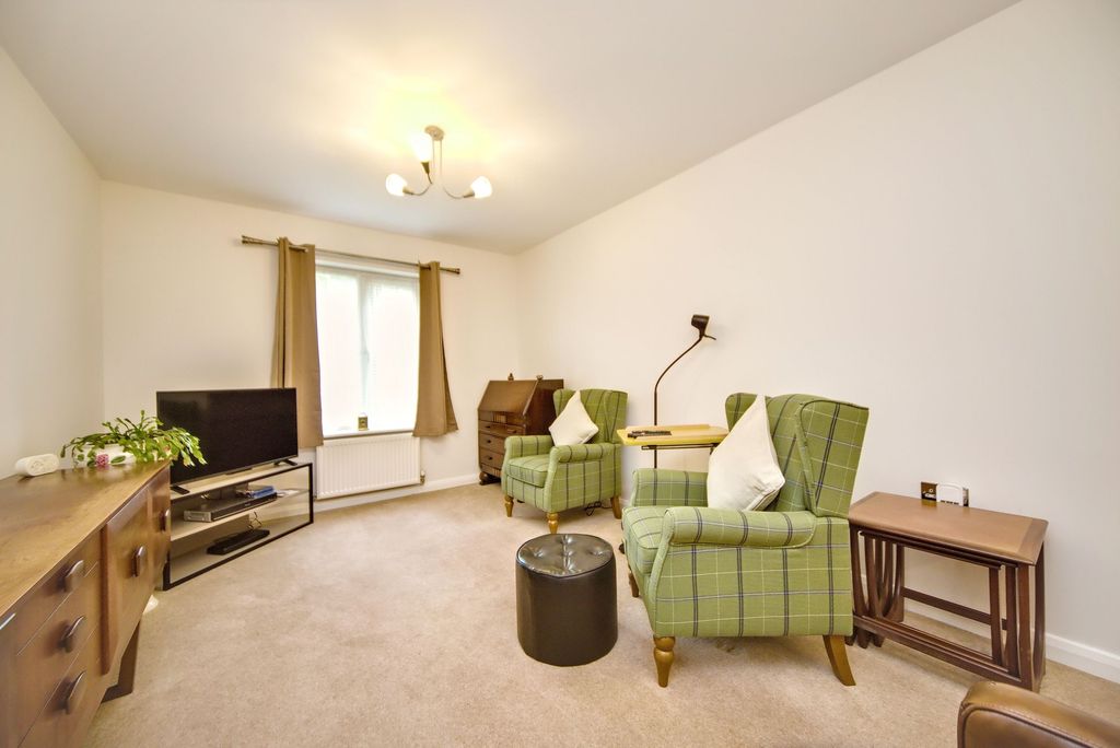 Property photo 2 of 16
