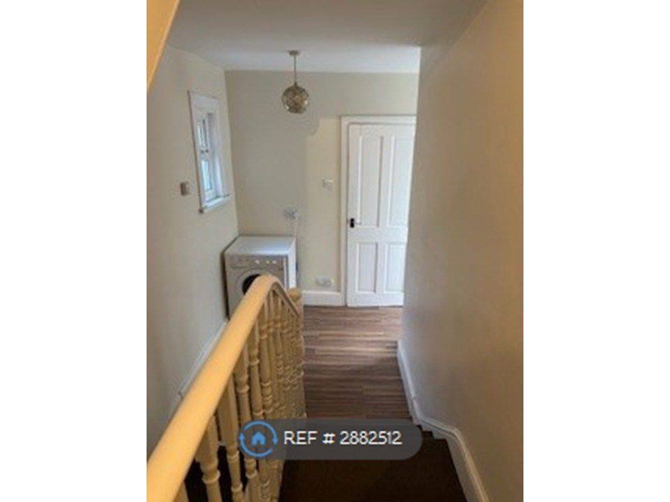 Property photo 3 of 7 Hallway With Washing Machine