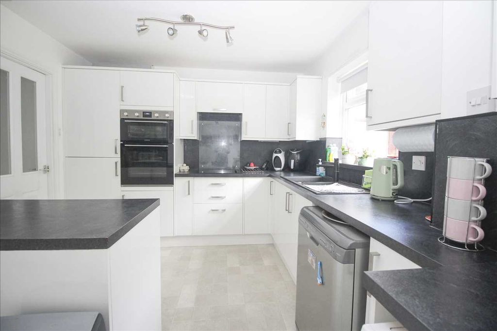 Property photo 2 of 24 Feature Photo