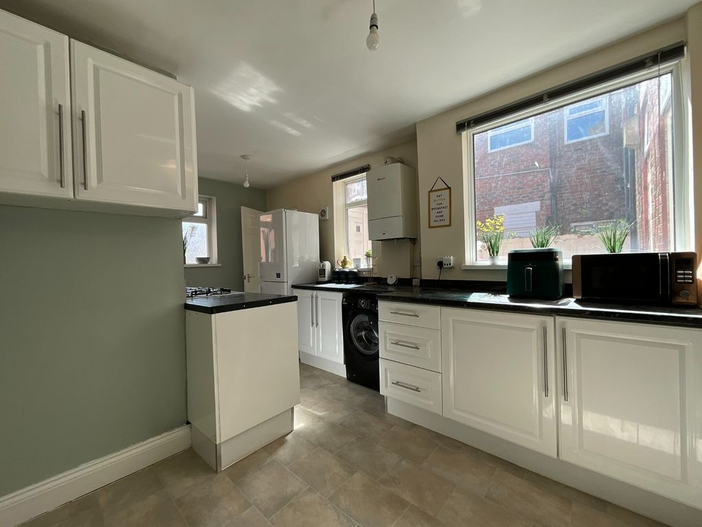 Property photo 1 of 15 4226211