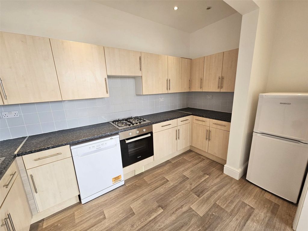 Property photo 3 of 12 Picture No. 14