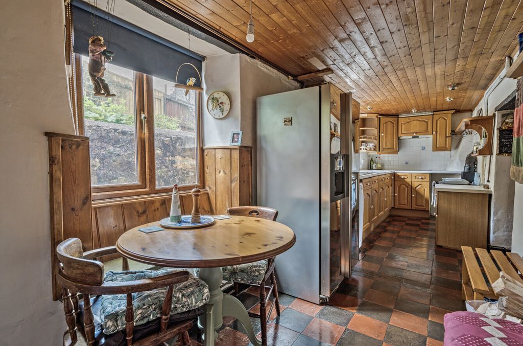 Property photo 3 of 23 Kitchen/Breakfast