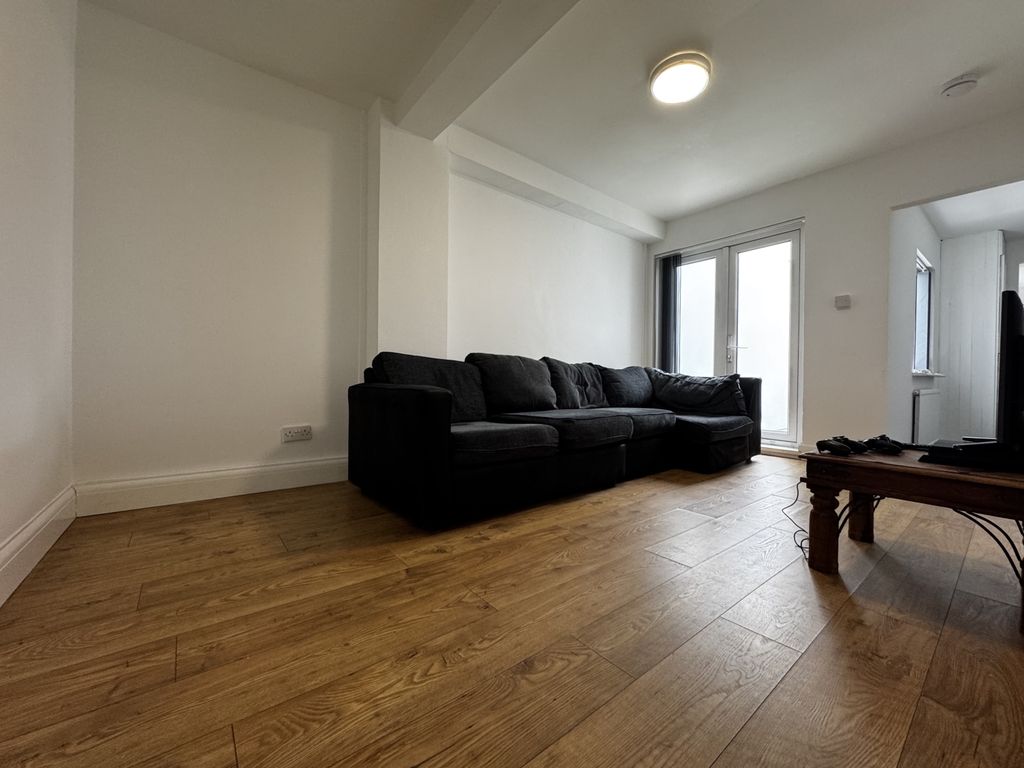 Property photo 2 of 13 Img_7985