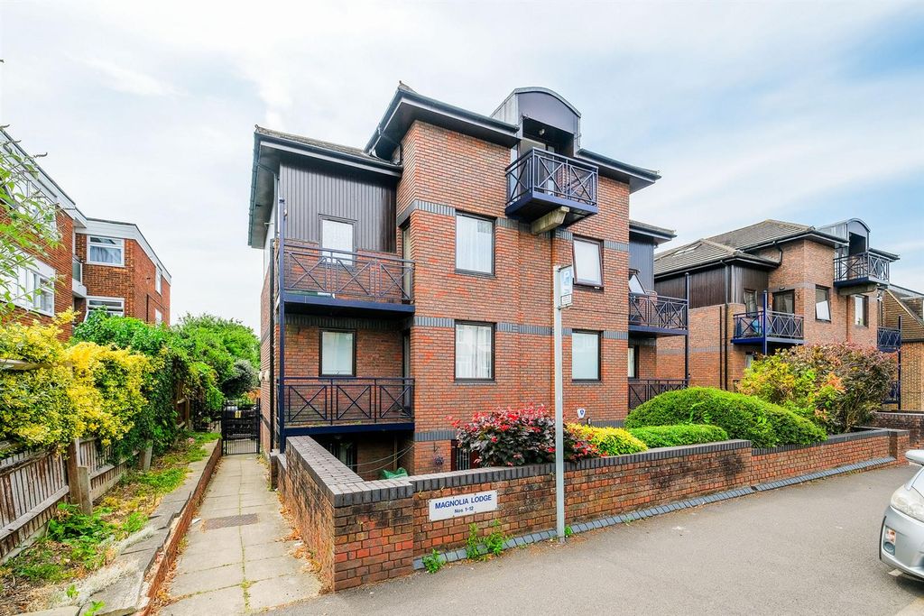 Property photo 1 of 19