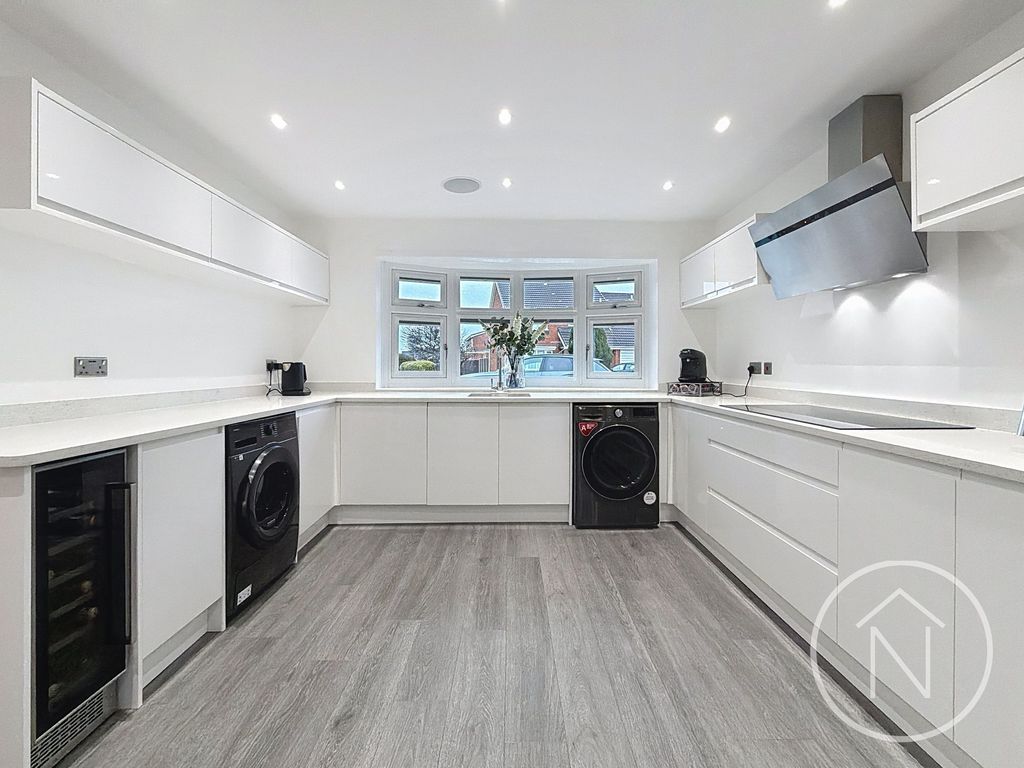 Property photo 2 of 39