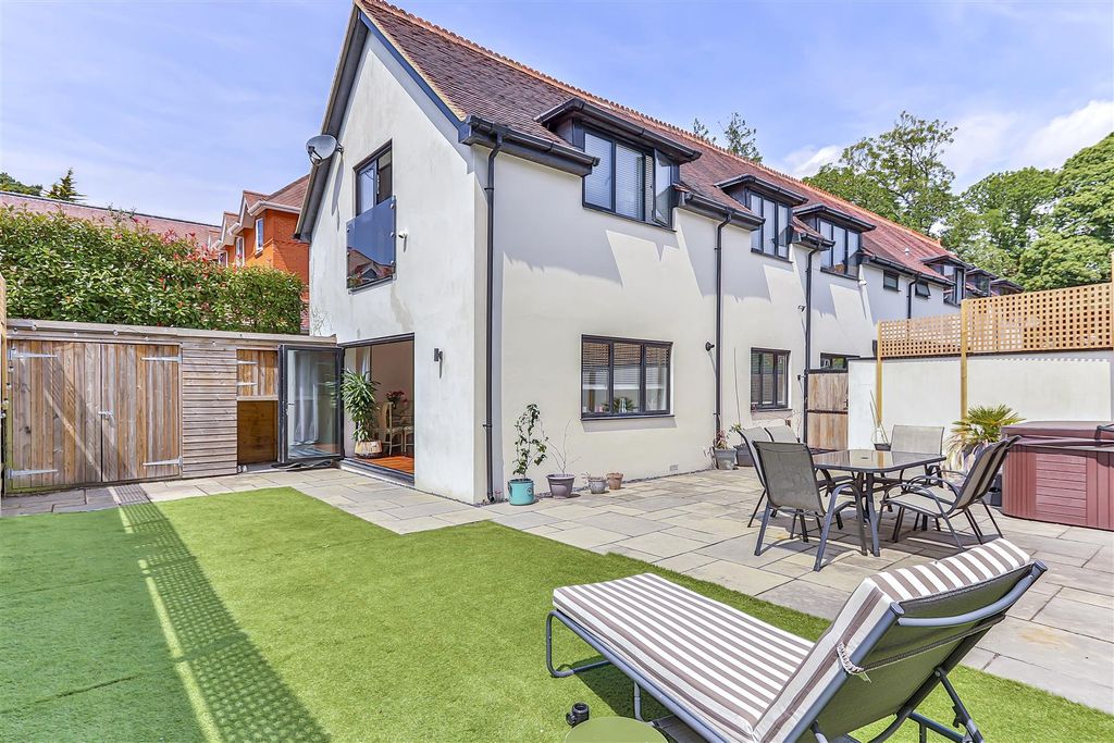Property photo 1 of 14 9A_Fyspz7U6Pgmyvrnugsq
