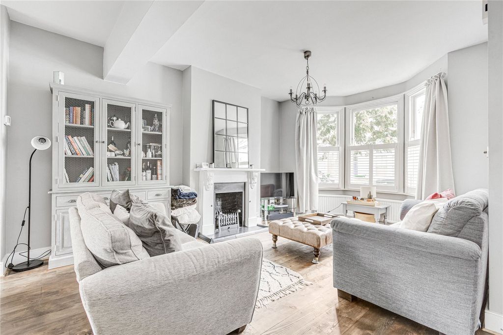 Property photo 1 of 11