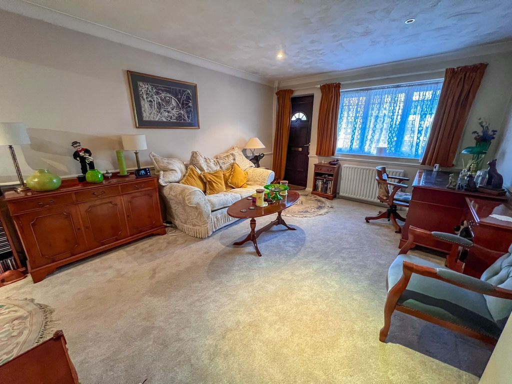 Property photo 3 of 19