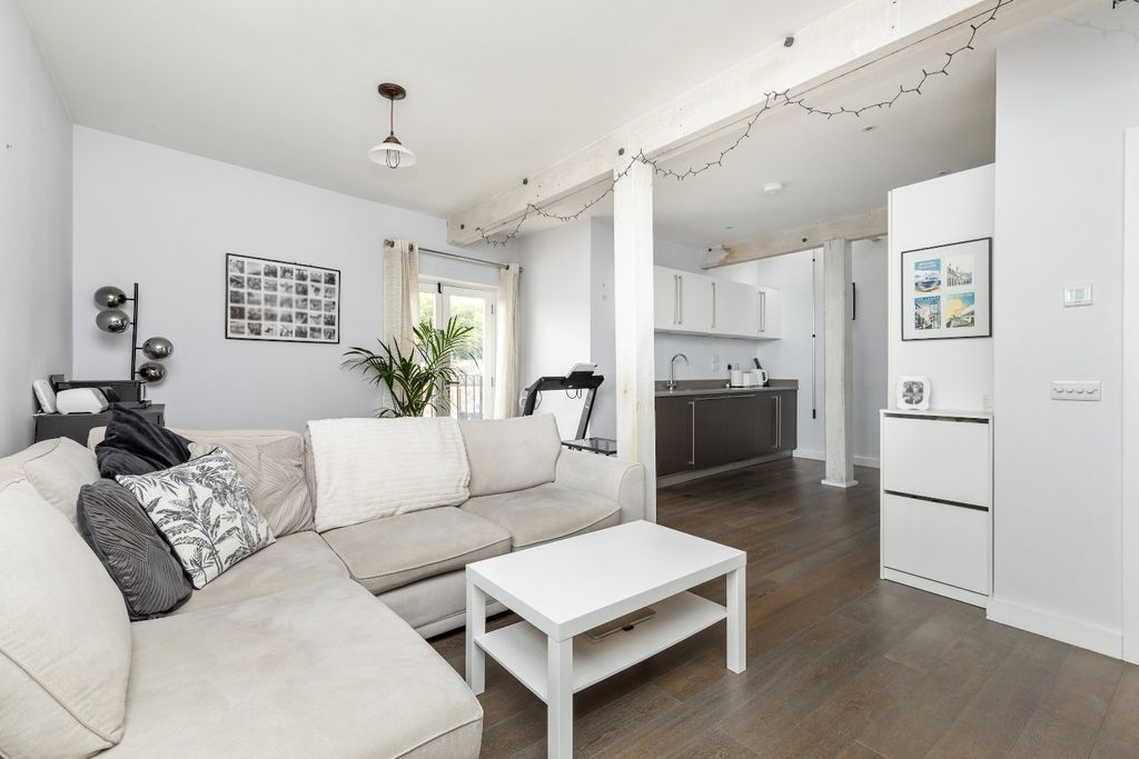 Property photo 2 of 9 4851941