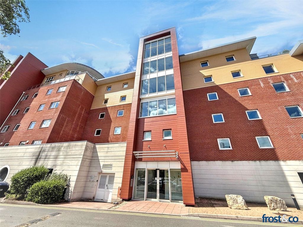 Property photo 1 of 18 Aqua