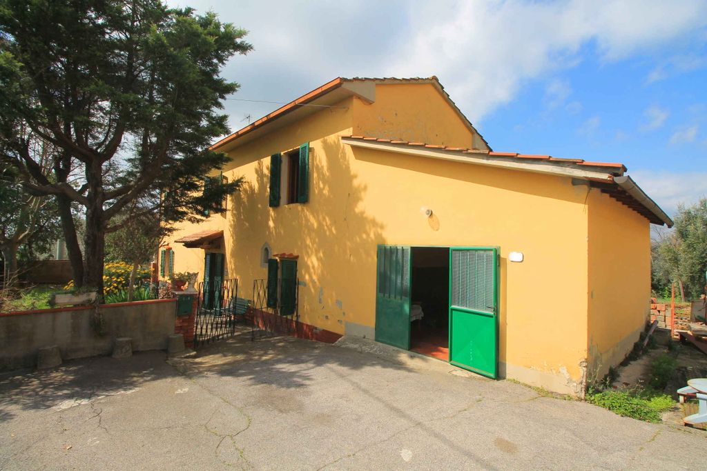 Property photo 2 of 11